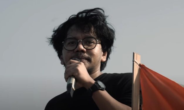 Ferry Irwandi: Meninggalkan Kursi agar Bisa Berdiri